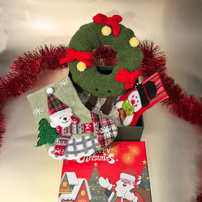 Christmas gift box, handmade cartoon flower wreath decoration, wall ornaments, Christmas snowman socks that can be hung up for home decoration, gifts for friends, relatives, children, employees, condolences, and family welfare. Christmas gift box