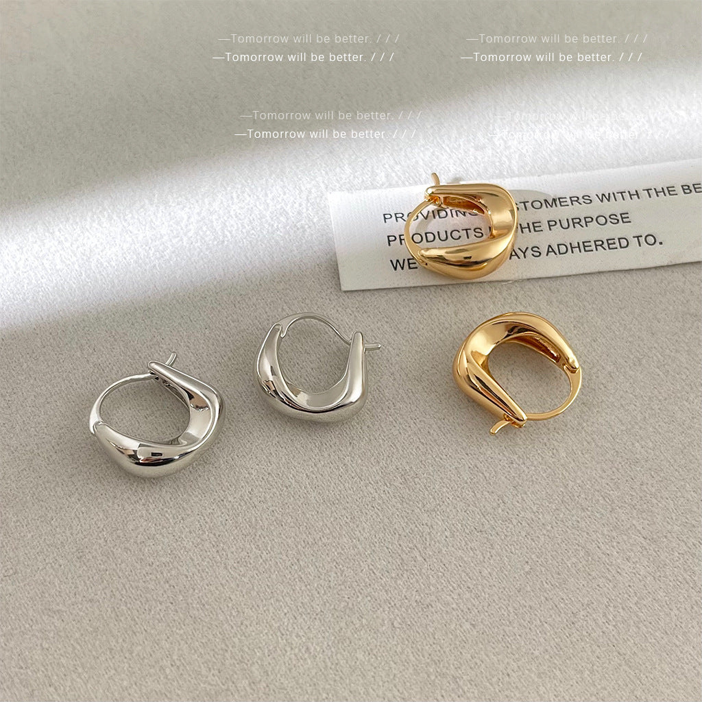 Metal ring ear clasps, simple and cool style earrings, female fashion temperament, versatile earrings, high sense, send her to friends, send sisters small lucky gifts, Thanksgiving gift box