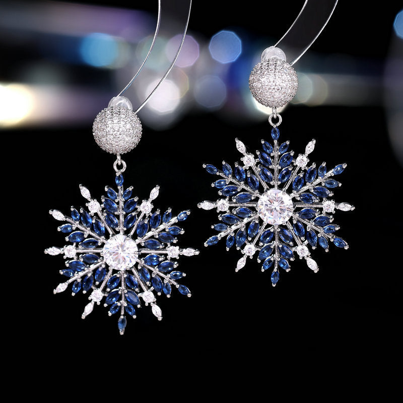 Euramerican colored zircon earrings Elegant fashion temperament light luxury senior sense women's earrings Christmas snowflake earrings to send your friends to send her jewelry sisters birthday gift red white blue snowflake shaped earrings gift box