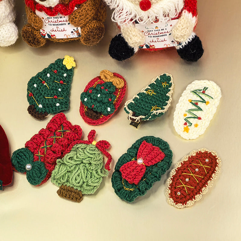 Christmas gift box set for New Year's Christmas girls, beautiful headwear, hair clips, yarn hooks, weaving dolls, small ornaments, Santa Claus, snowman, small brown bear collection, suitable for giving to friends, children, New Year's gifts to her