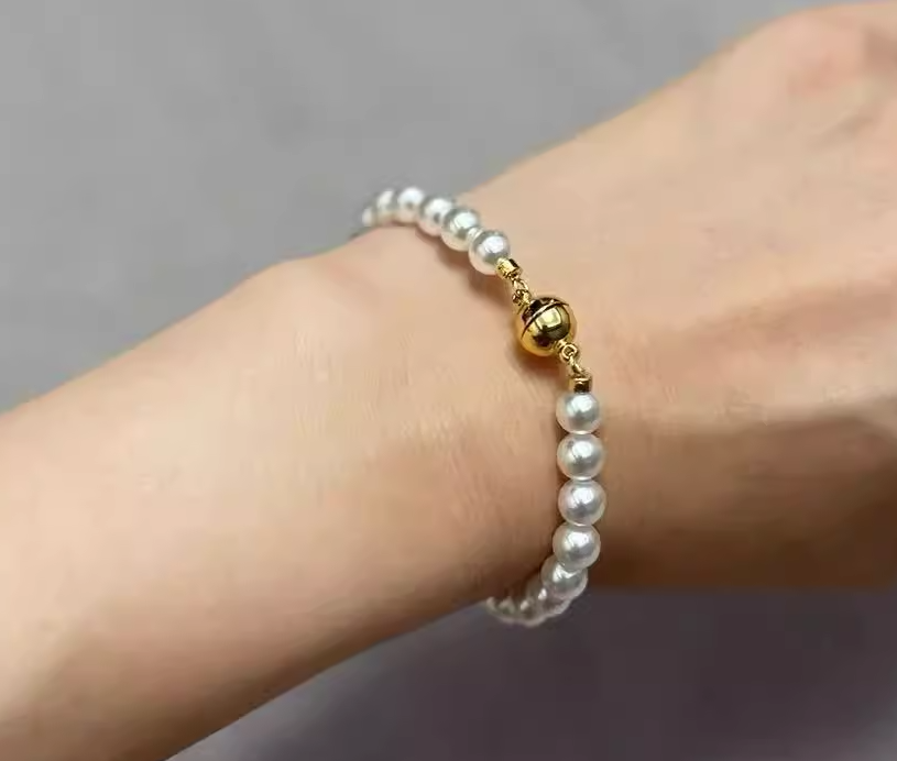 Aobai magnetic attraction large pearl bracelet women's light luxury niche exquisite bracelet high-end sense beaded jewelry new single wear simple French retro pearl bracelet, send friends to sisters, send relatives gifts, give her birthday jewelry gifts