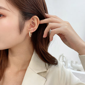 The latest simple style Design sense Korean earrings Personality earrings Temperament geometric zircon earrings 925 silver needle women's clothing Versatile earrings Accessories for yourself Send friends Send sisters jewelry gifts Give her gift boxes