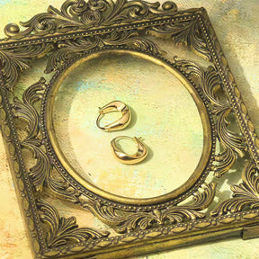 Metal ring ear clasps, simple and cool style earrings, female fashion temperament, versatile earrings, high sense, send her to friends, send sisters small lucky gifts, Thanksgiving gift box