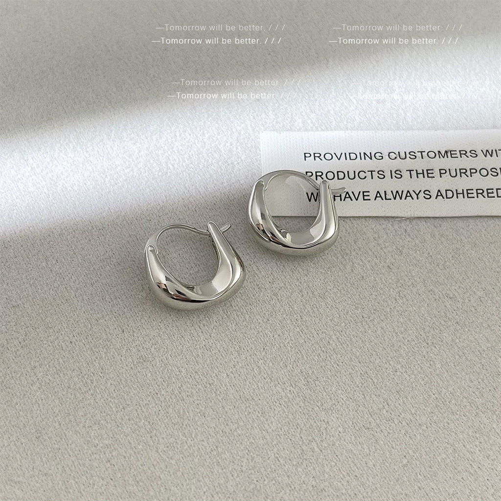 Metal ring ear clasps, simple and cool style earrings, female fashion temperament, versatile earrings, high sense, send her to friends, send sisters small lucky gifts, Thanksgiving gift box