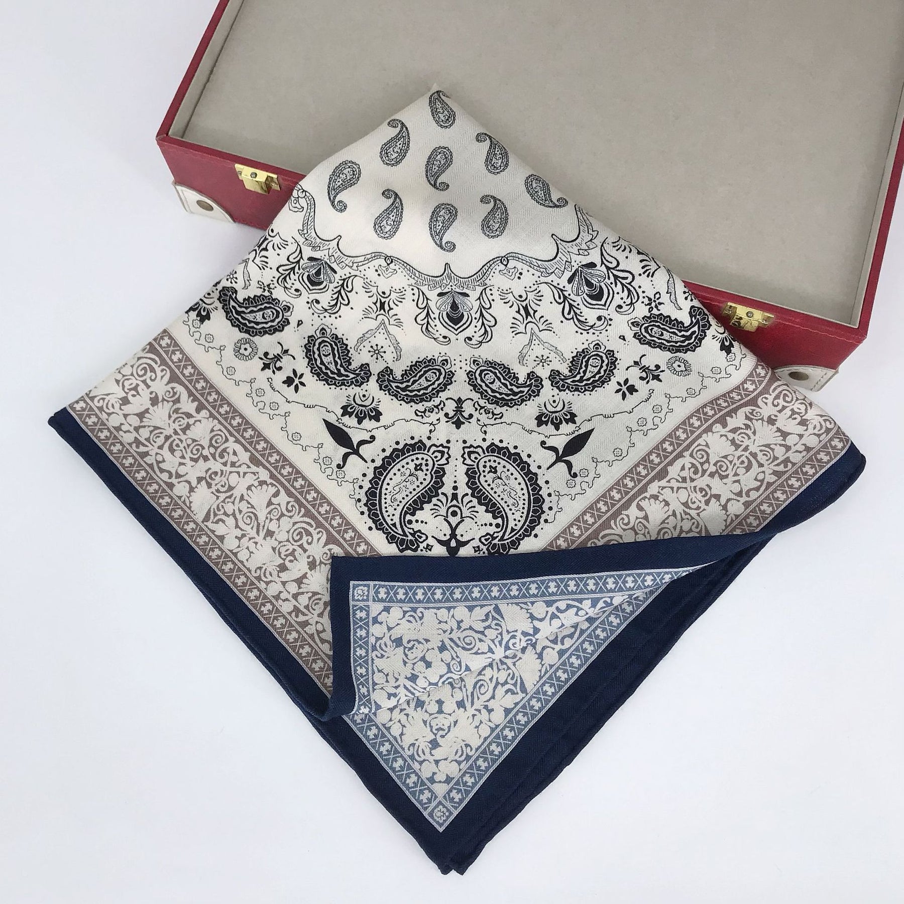 Double sided silk scarf made of real silk and wool, high-end feeling, blue cashew nut pattern square scarf with double-sided printing, women's mulberry silk can be customized, fashionable and versatile, women's scarf gift for family and friends, surp