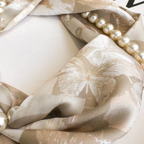 Magnetic button pearl necklace small strip scarves for women's mothers to protect their necks and neck lazy people to match with shirts, thin scarves, clothing, versatile accessories, small gifts for themselves, relatives, friends, sisters, warm and