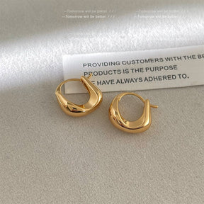 Metal ring ear clasps, simple and cool style earrings, female fashion temperament, versatile earrings, high sense, send her to friends, send sisters small lucky gifts, Thanksgiving gift box