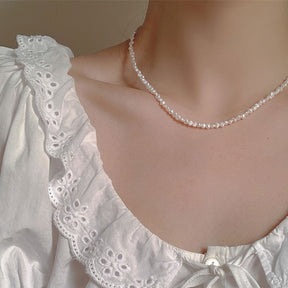 French natural Baroque small irregular freshwater pearl necklace for women, fashionable and versatile, elegant collarbone chain necklace for friends, girlfriends, Valentine's Day, birthday gifts, gratitude gifts, anniversary celebrations, gifts for h