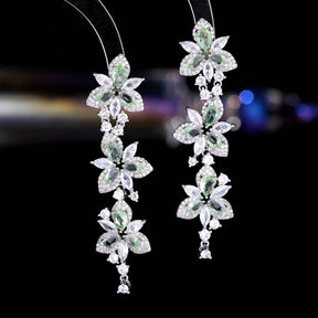 European and American Heavy Industry Color Zirconia Earrings Exaggerated Personality Irregular Zirconia Earrings for Women 925 Silver Needle Conch Earrings Fashionable and Exquisite Popular Clothing Evening Gifts Dress Versatile Shining Feather Shape