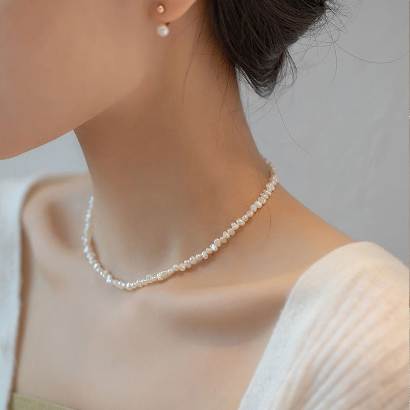 French natural Baroque small irregular freshwater pearl necklace for women, fashionable and versatile, elegant collarbone chain necklace for friends, girlfriends, Valentine's Day, birthday gifts, gratitude gifts, anniversary celebrations, gifts for h