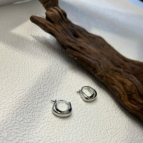 Metal ring ear clasps, simple and cool style earrings, female fashion temperament, versatile earrings, high sense, send her to friends, send sisters small lucky gifts, Thanksgiving gift box