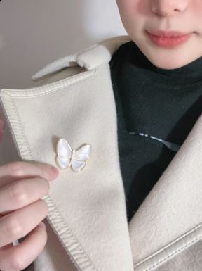 Zircon light luxury clothing corsage female elegant pin mother shell butterfly broken cocoon into butterfly brooch fashion surprise gift for a friend to send sisters fashion surprise gift for herself to send her girlfriend fashion accessories pin sou