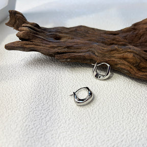 Metal ring ear clasps, simple and cool style earrings, female fashion temperament, versatile earrings, high sense, send her to friends, send sisters small lucky gifts, Thanksgiving gift box