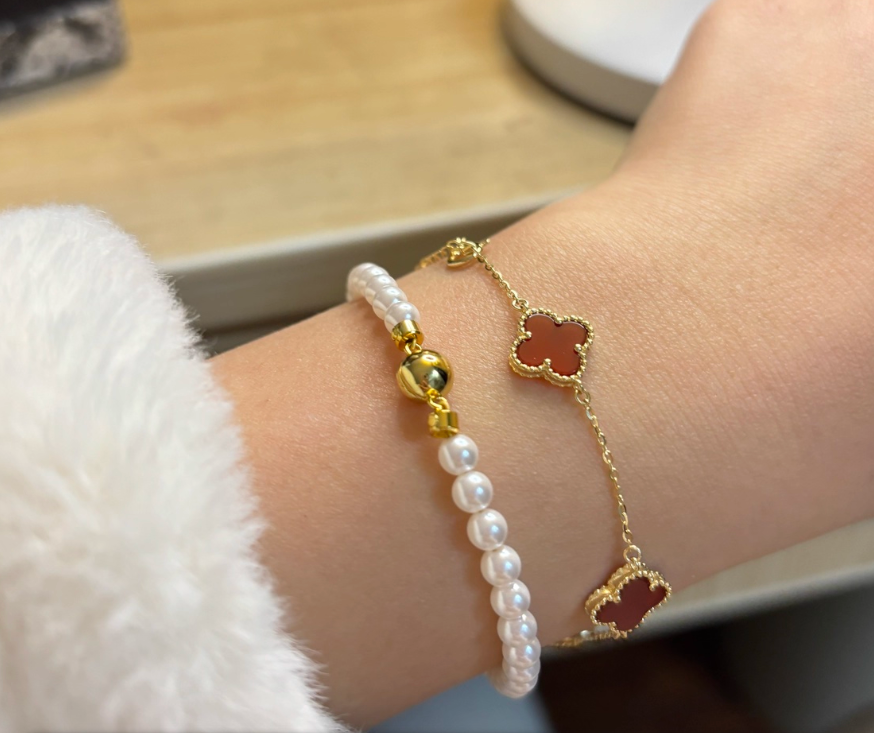 Aobai magnetic attraction large pearl bracelet women's light luxury niche exquisite bracelet high-end sense beaded jewelry new single wear simple French retro pearl bracelet, send friends to sisters, send relatives gifts, give her birthday jewelry gifts