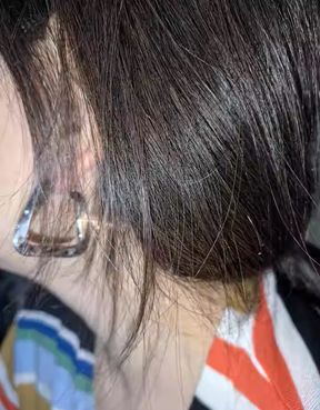 European and American metal diamond grid pattern sparkling and exaggerated large circle earrings with circles, women's light luxury high-end earrings, silver pleated earrings, women's light luxury niche unique design, high-end ear buckle earrings, 20